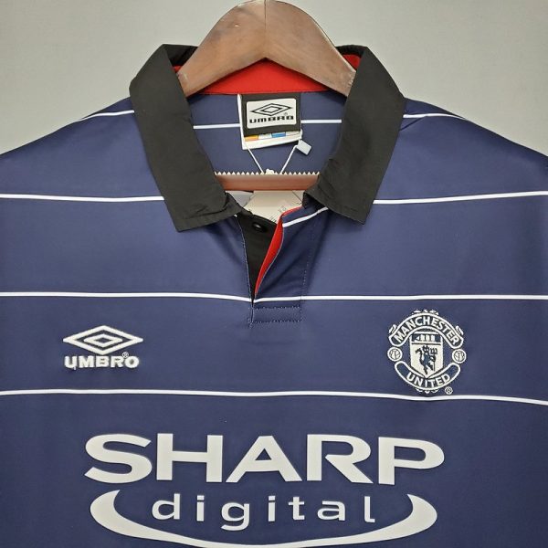 Manchester United 99/00 Retro Forması