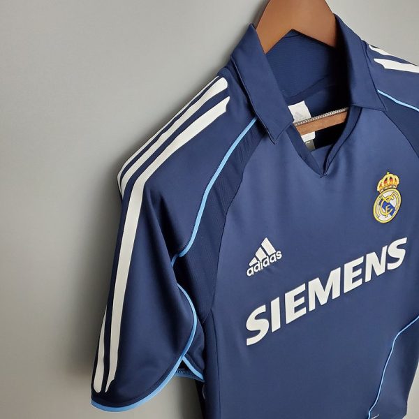 Real Madrid 2005/2006 Retro Forması