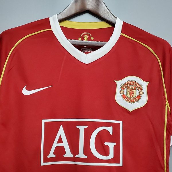 retro-06-07-manchester-united-ic-saha-retro-forma-11