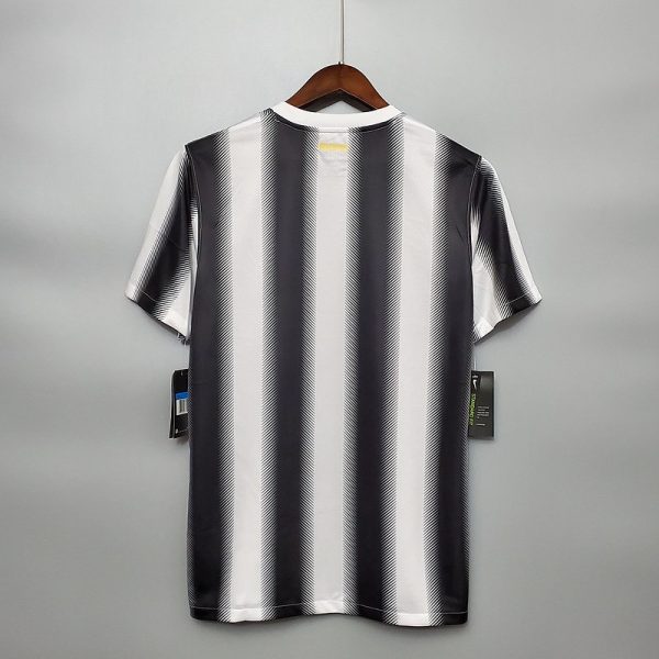 retro-11-12-juventus-ic-saha-retro-forma