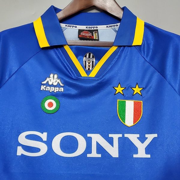 Juventus 95/97 Deplasman Retro Forma