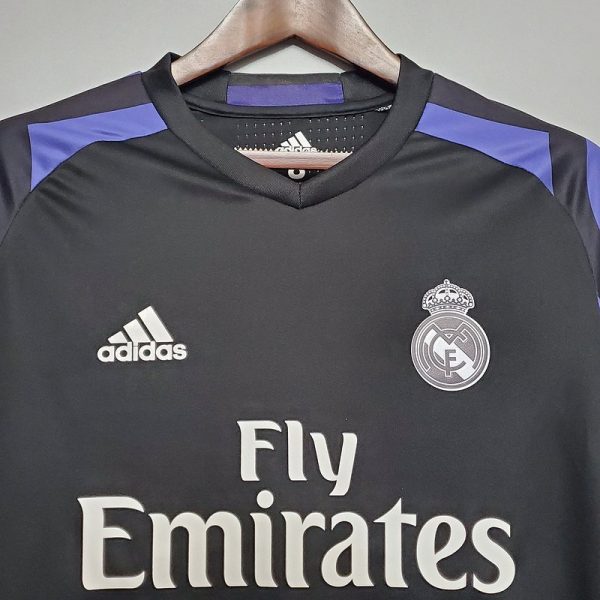 Real Madrid 15/16 Uzun Kollu Retro Forma