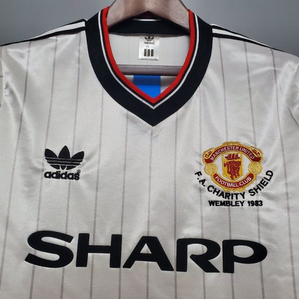 Manchester United 1983 Deplasman Retro Forma