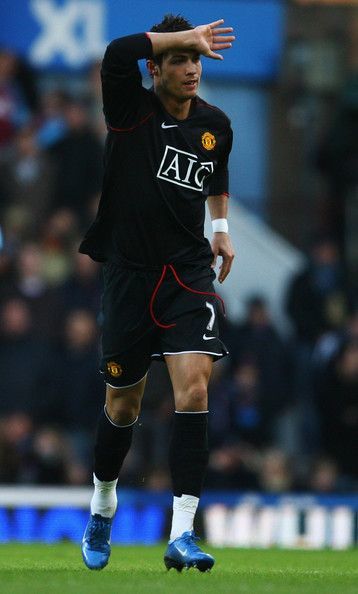 Manchester United 07/08 Uzun Kollu Retro Forma