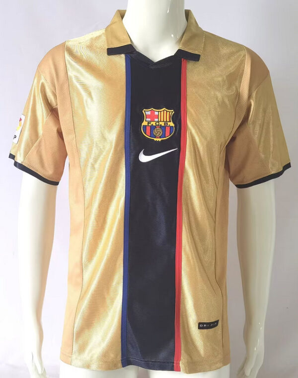 Barcelona 01/02 Retro Deplasman Forma 4 Barcelona 01/02 Retro Deplasman Forma