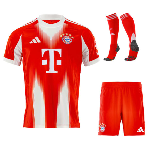Bayern Münih 25/26 İç Saha Forma Şort Konç Set
