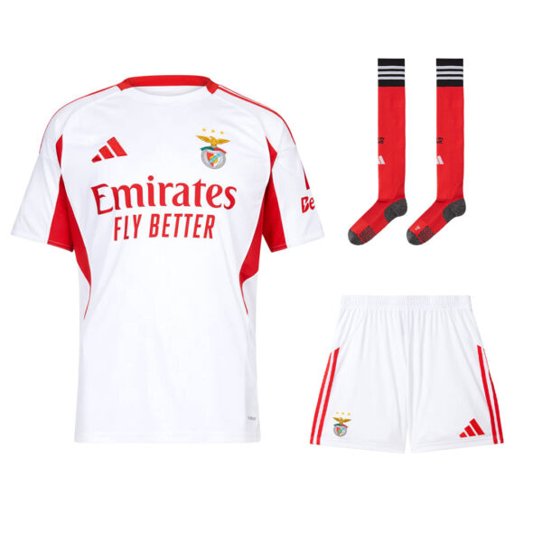 Benfica 25/26 Deplasman Forma Şort Konç Set 1 Benfica 25/26 Deplasman Forma Şort Konç Set