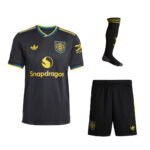 Manchester United 25/26 Alternatif Forma Şort Konç Set