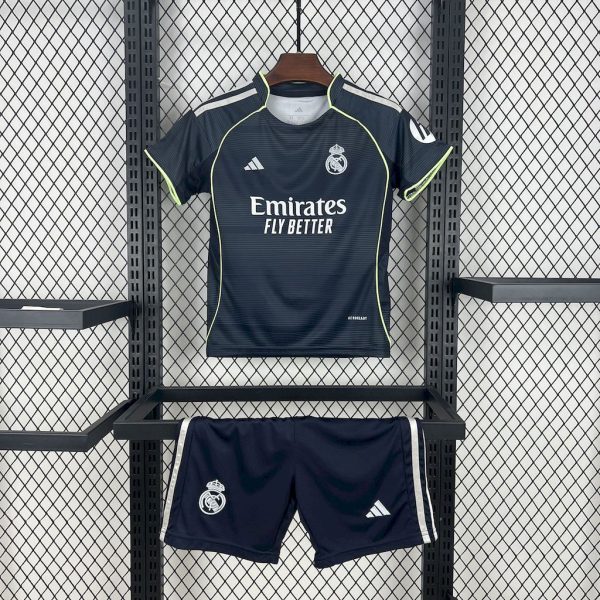 Real Madrid 25/26 Deplasman Çocuk Forması 1 Real Madrid 25/26 Deplasman Çocuk Forması