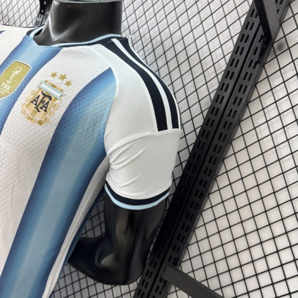 Arjantin Messi 2026 Dünya Kupası İç Saha Profesyonel Maç Forması 7 Arjantin Messi 2026 Dünya Kupası İç Saha Profesyonel Maç Forması