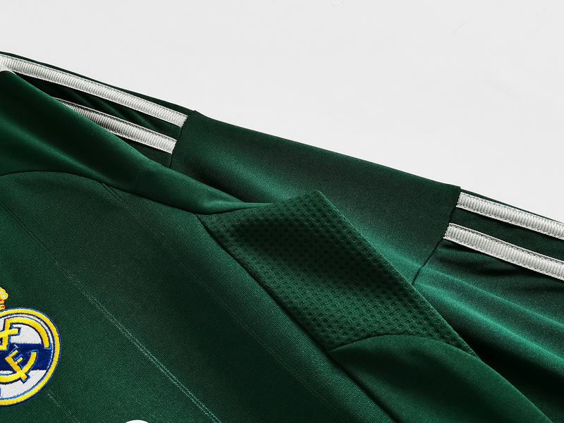 Real Madrid 12/13 Uzun Kollu CR7 Retro Forma - OUTLET - Görsel 3