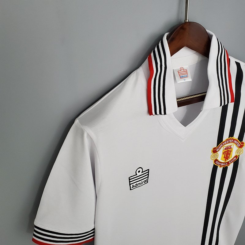 Manchester United 1975 Retro Forma 4 Manchester United 1975 Retro Forma - Görsel 4