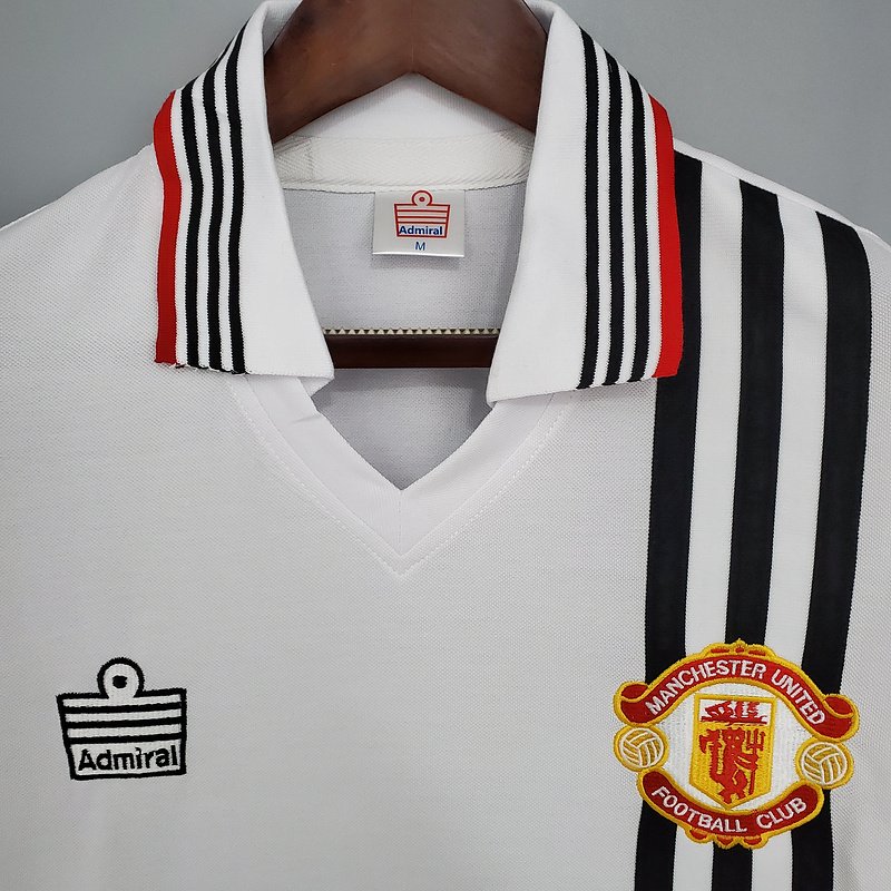 Manchester United 1975 Retro Forma 6 Manchester United 1975 Retro Forma - Görsel 6