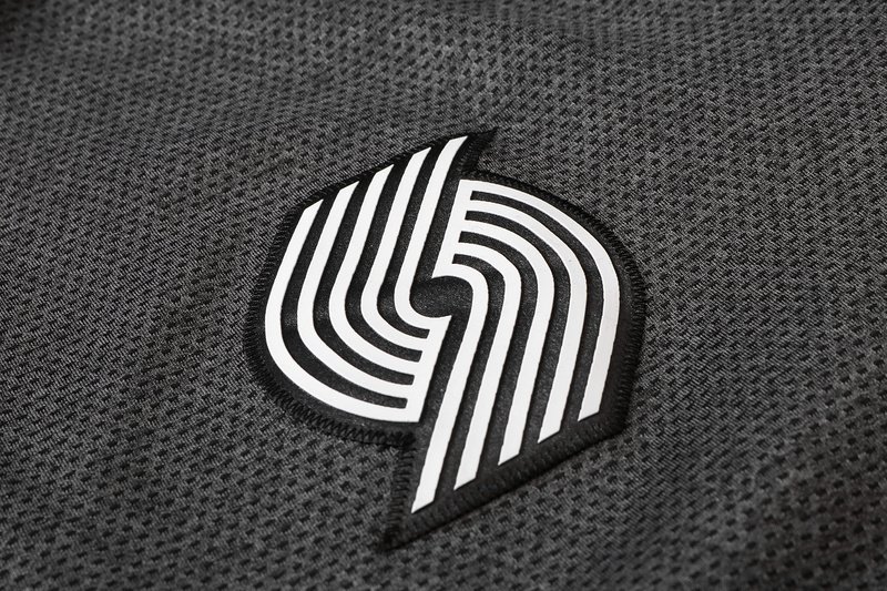 Portland Trail Blazers NBA Warmup Hoodiesuit 3 Portland Trail Blazers NBA Warmup Hoodiesuit - Görsel 3